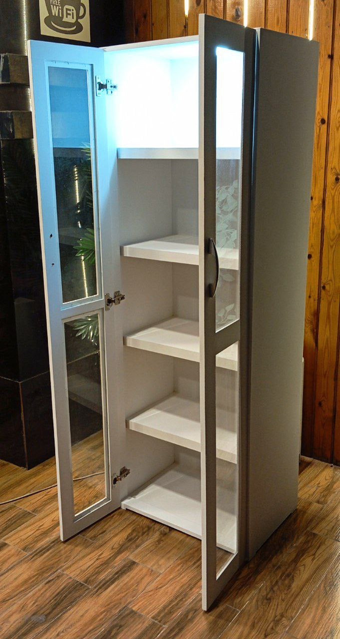 النيش المضئ